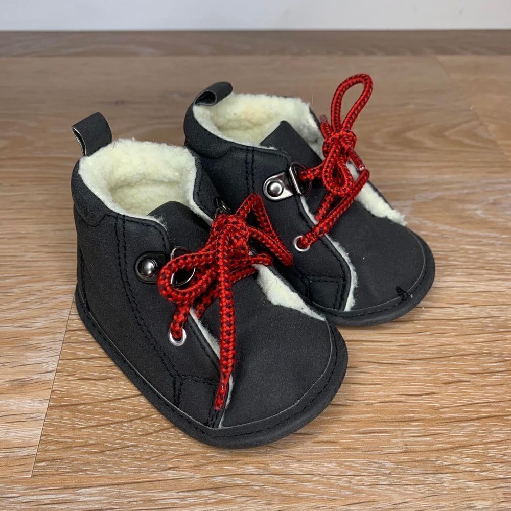 Carter’s 0-3 Months Fall/Winter Baby Boy Black Boots - Picture 3 of 9